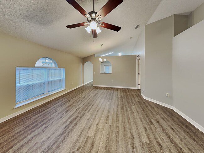 Building Photo - 11338 Ivy Flower Loop