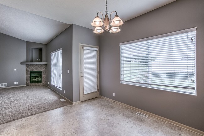 Foto del edificio - 19110 W St