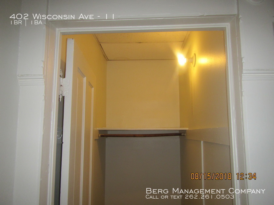 Primary Photo - Large One Bedroom Apartment Private Entry