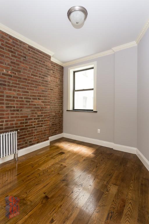 Foto principal - 72 W 108th St