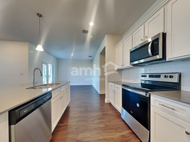 Foto del edificio - 6192 Emerald Hills Way