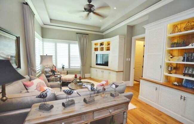 Building Photo - Prestigious Aqualane Shores - Pool Home --...