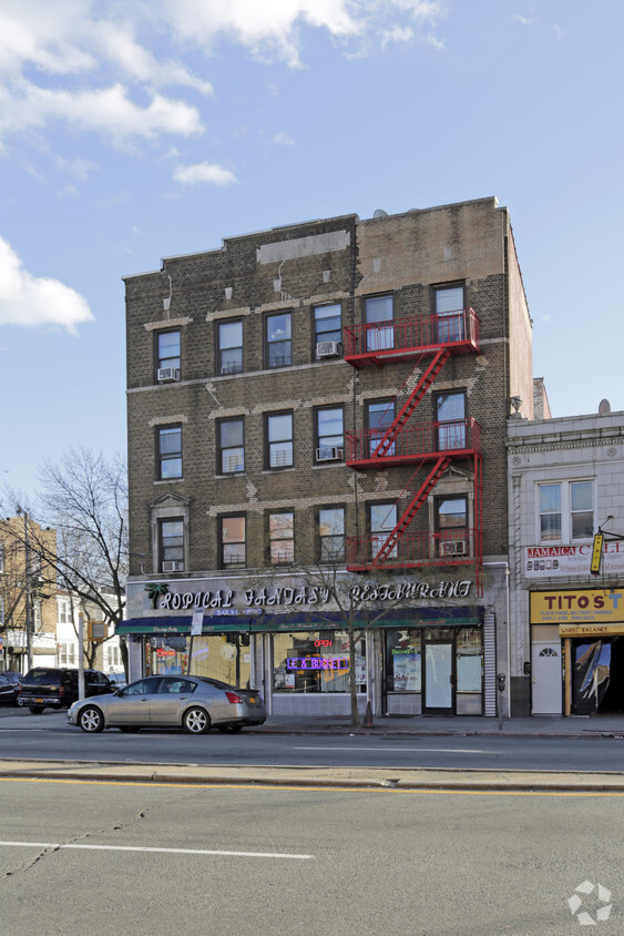 Building Photo - 172-32 Jamaica Ave