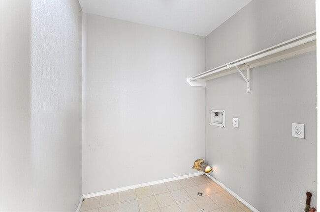 Building Photo - 7642 Appleberry Dr