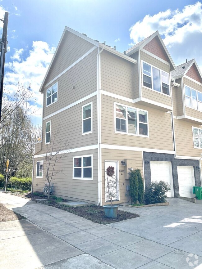 Building Photo - 8802 N Edison St