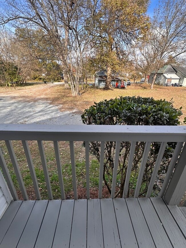 Building Photo - 121 Clyde Dr