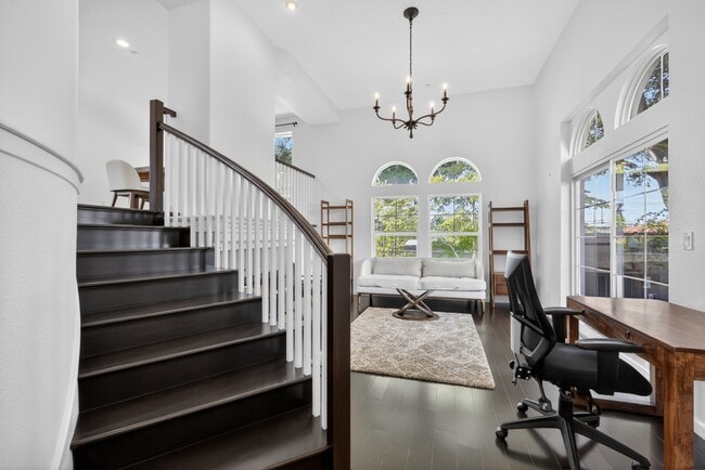 Building Photo - 938 Visconti Pl