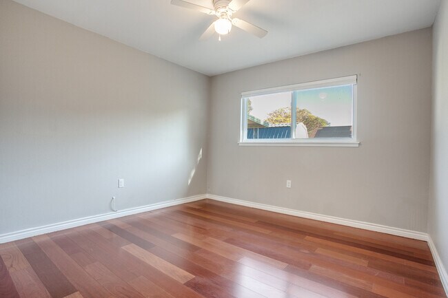 Foto del edificio - 13910 Thebes Cir