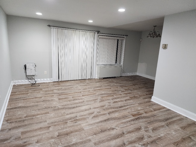 Foto del edificio - 1005 Chillum Rd