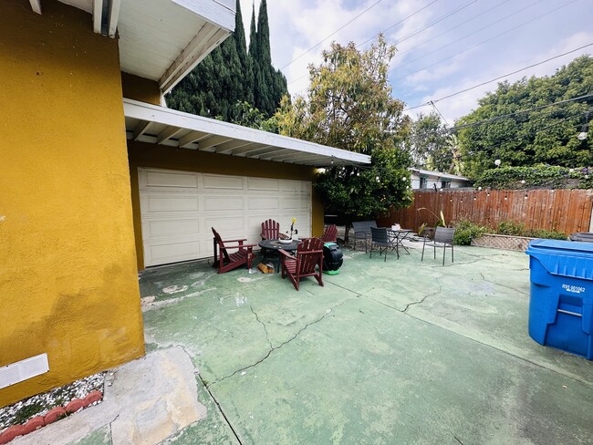Building Photo - 3126 Roberts Ave