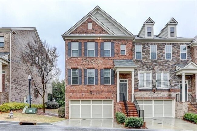Building Photo - 2558 Sibley Ln NE