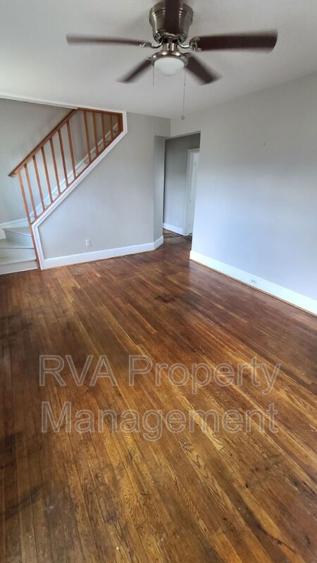 Foto del edificio - 303 7 Pines Ave