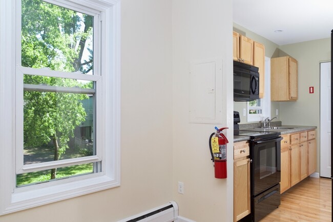 Building Photo - 37 Decatur St