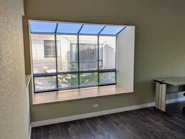 Building Photo - 15175 Sunwood Blvd