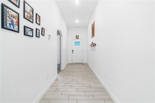 Building Photo - 2061 Periwinkle Pl