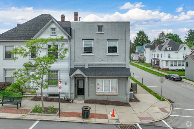 Highly Walkable for Students - The Penn Quarters-Old Town