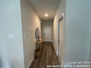 Building Photo - 2118 Silver Maple