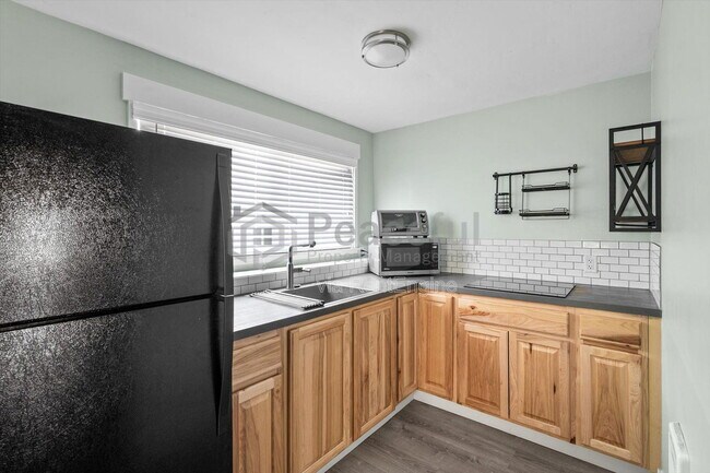 Photo - 1425 Mandalay Rd W Apartment