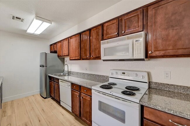 Building Photo - 5273 Indian River Dr