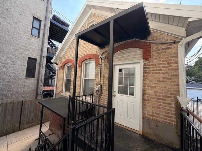 Building Photo - 1252 N Cleaver St