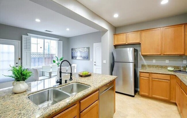 Foto del edificio - Hayward Eden Shores 3 Bedroom 2.5 Bath Jus...
