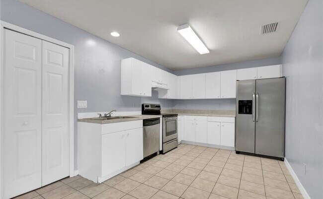 Building Photo - 4510 30th St SW