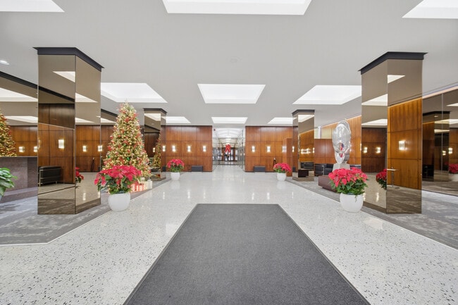 Foto del edificio - 535 N Michigan Ave