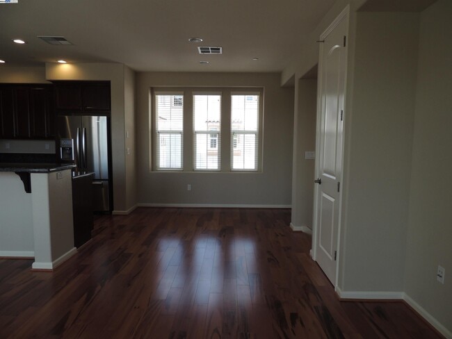 Building Photo - 118 Selby Lane
