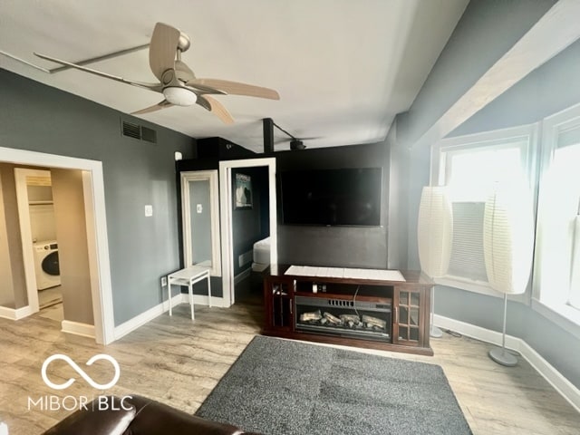 Foto del edificio - 230 E 9th St