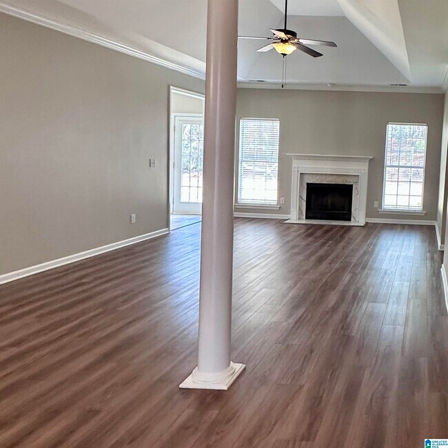 Foto del edificio - 384 Savannah Cir