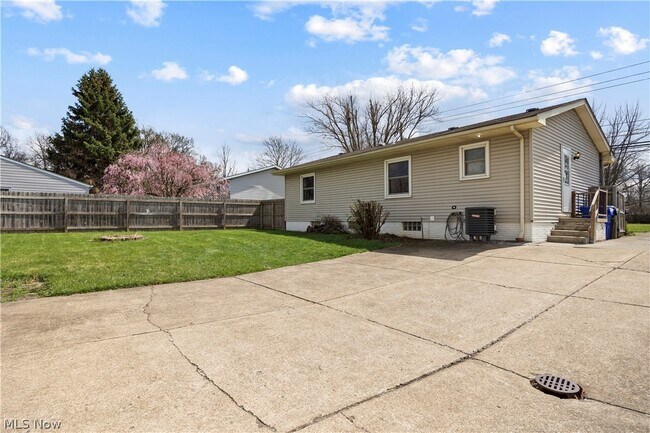 Foto del edificio - 17050 Sheldon Rd