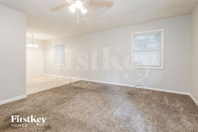 Foto del edificio - 252 N Lake Dr