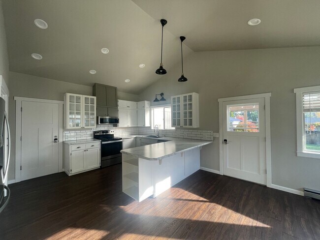 Foto del edificio - Large Home in peaceful setting