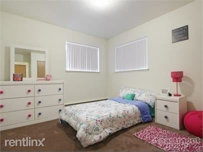 Foto del edificio - 2163 N Center Rd