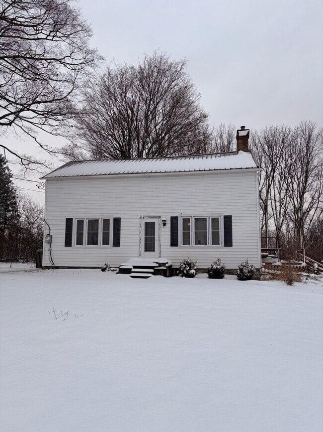 Building Photo - 2644 E Sherman Hollow Rd