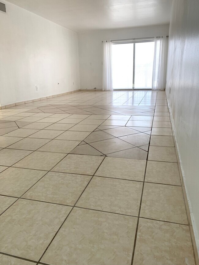 Foto del edificio - 2225 NE 123rd St