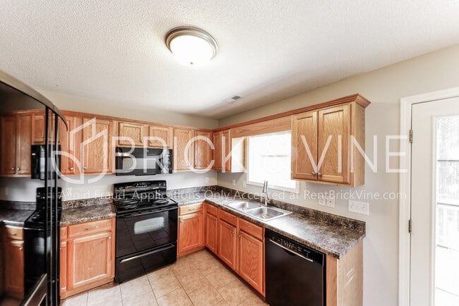 Foto del edificio - 7360 Old Acton Rd