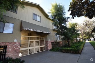 Building Photo - 15128-44 Burbank Boulevard