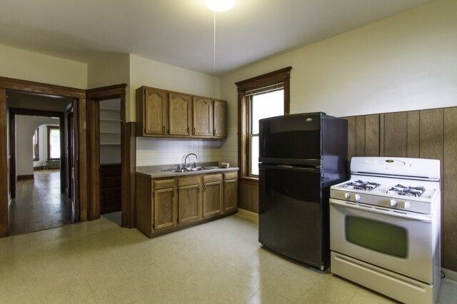 Building Photo - 1325 W Eddy St