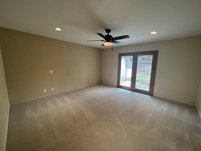 Building Photo - 3/2.5/2 Charming home in Minden!