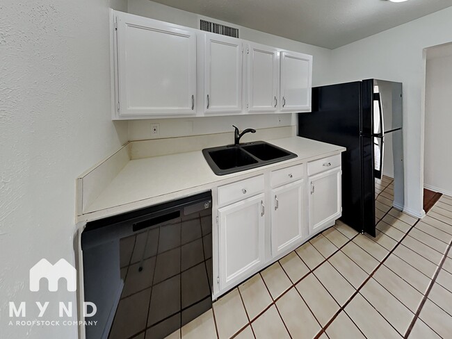 Building Photo - 551 Oldbridge Dr