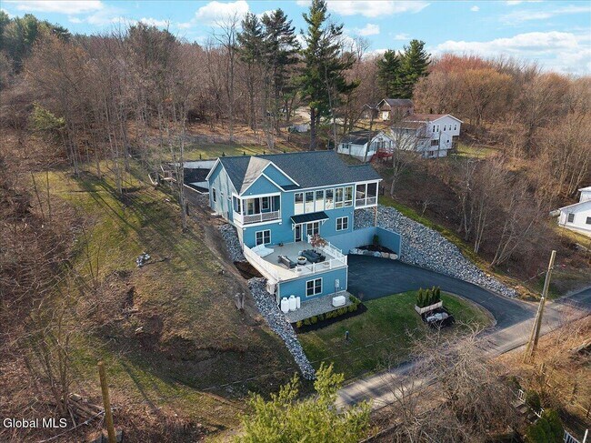 Foto del edificio - 91 Rodgers Ln