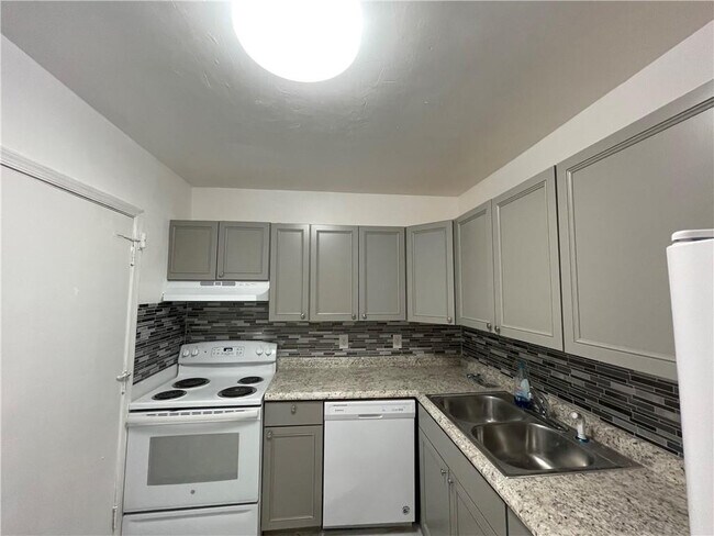 Foto del edificio - 2180 NE 67th St