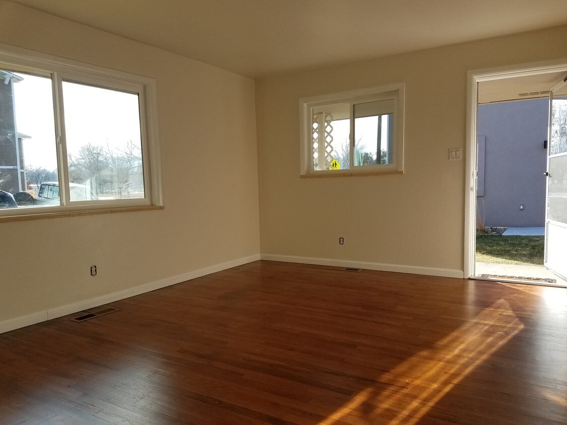 Living Room - 400 F St