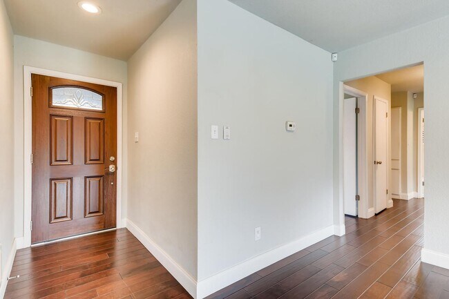 Building Photo - 2803 Nordham Dr
