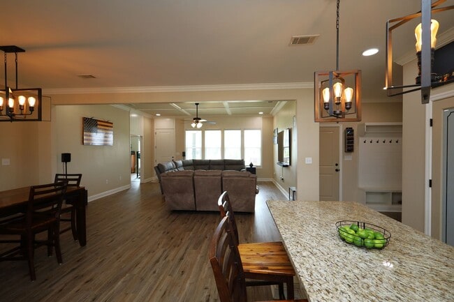 Foto del edificio - 3905 Crusader Ct