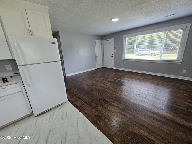 Building Photo - 5968 Acorn Rd