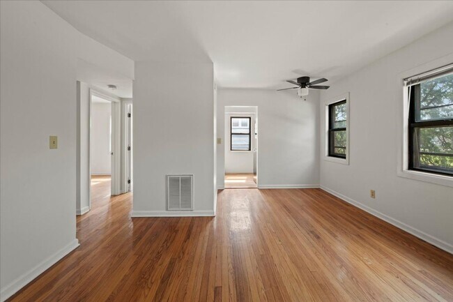 Foto del edificio - 306-306 E 19th St