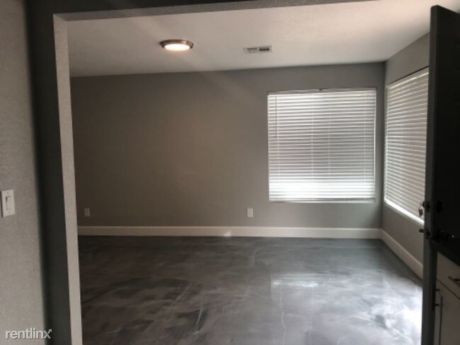 Building Photo - 340 W Highland Ave