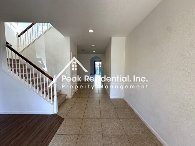 Foto del edificio - Spacious Marysville 5bd/3ba Home With Loft...